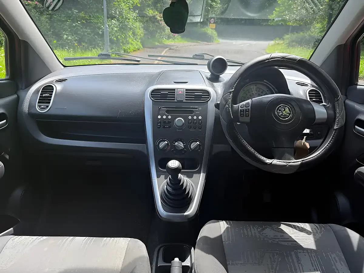 Used 2011 Vauxhall Agila S Red - Interior and Exterior details 10