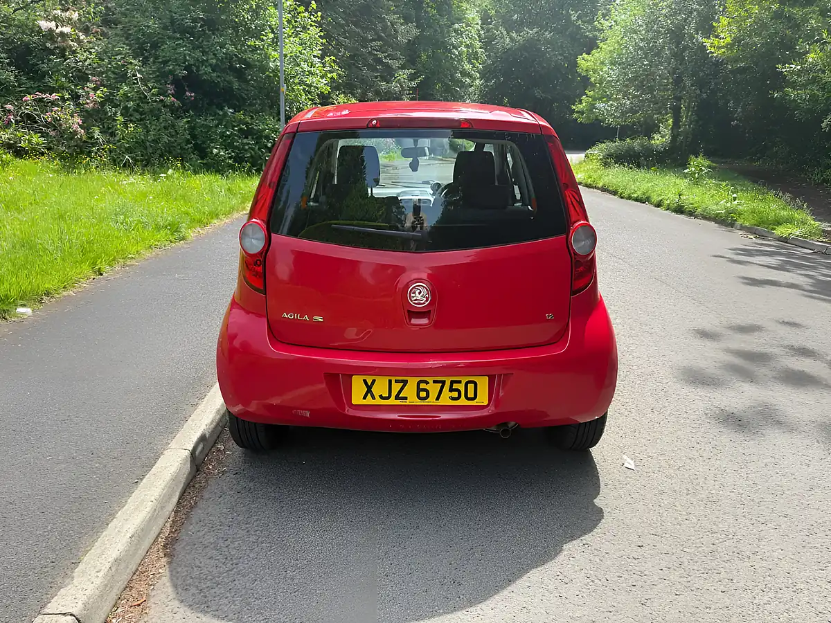 Used 2011 Vauxhall Agila S Red - Interior and Exterior details 4
