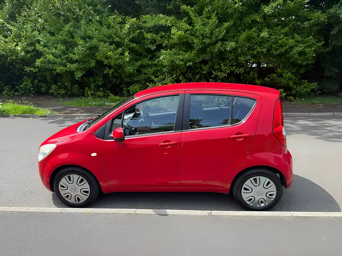 Used 2011 Vauxhall Agila S Red - Interior and Exterior details 6