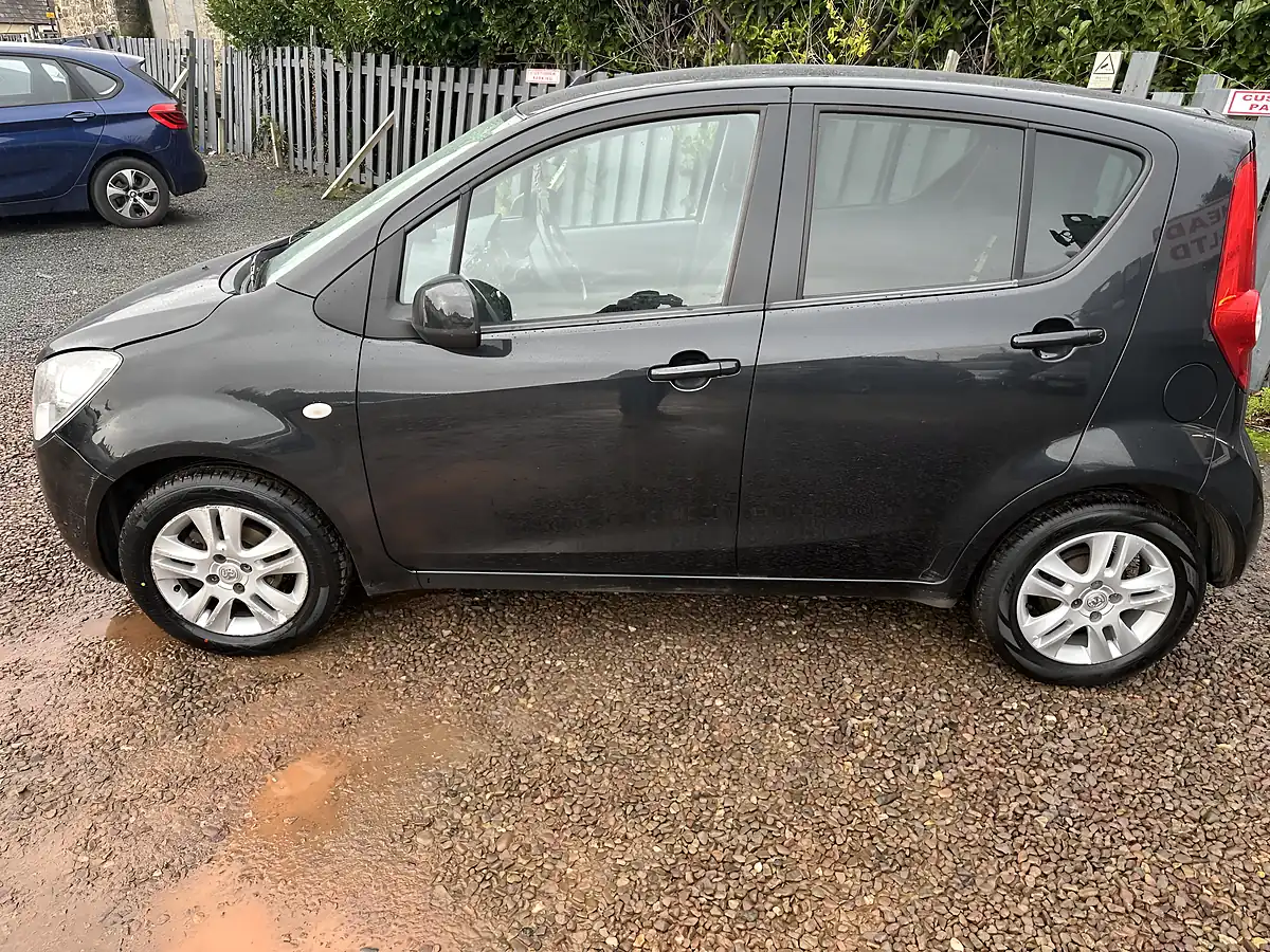 Used 2011 Vauxhall Agila Se Black - Interior and Exterior details 7