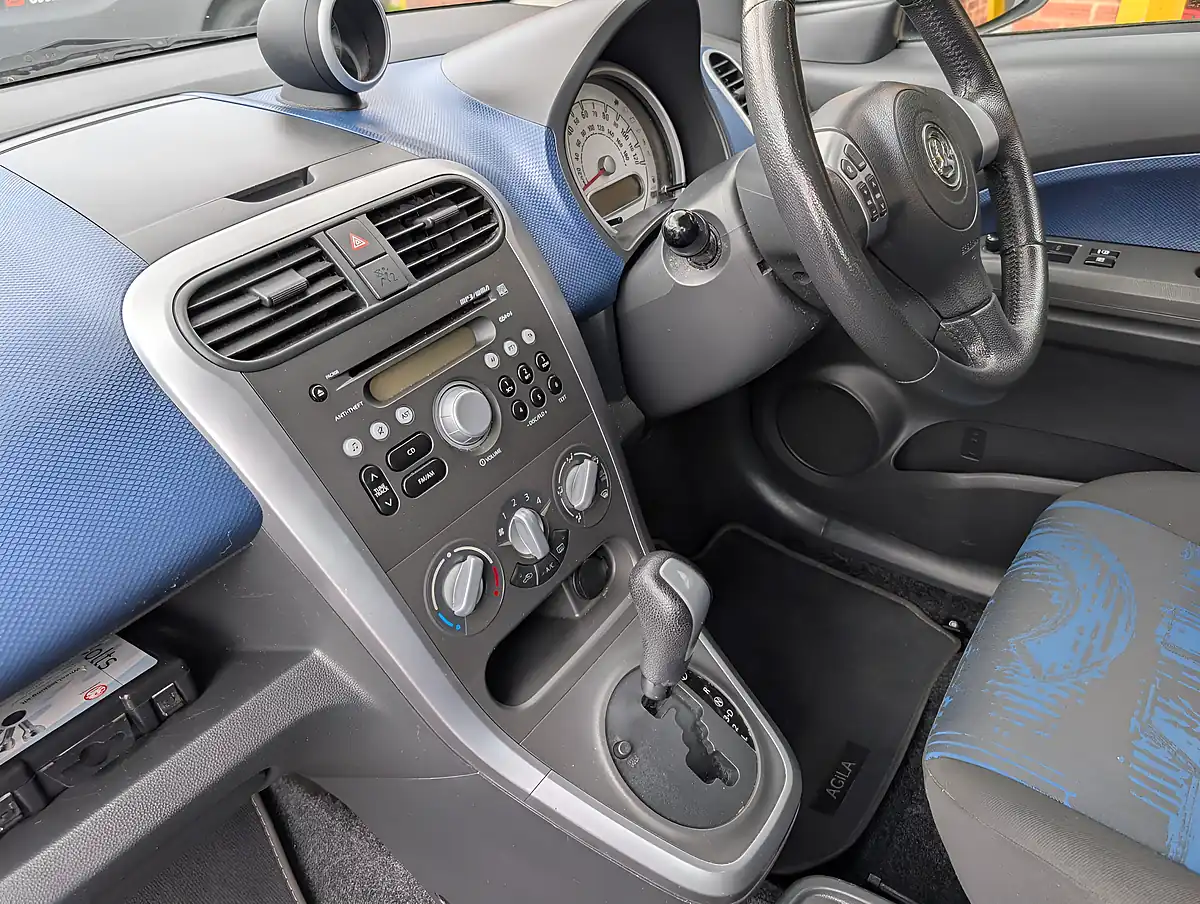 Used 2011 Vauxhall Agila Se Blue - Interior and Exterior details 12