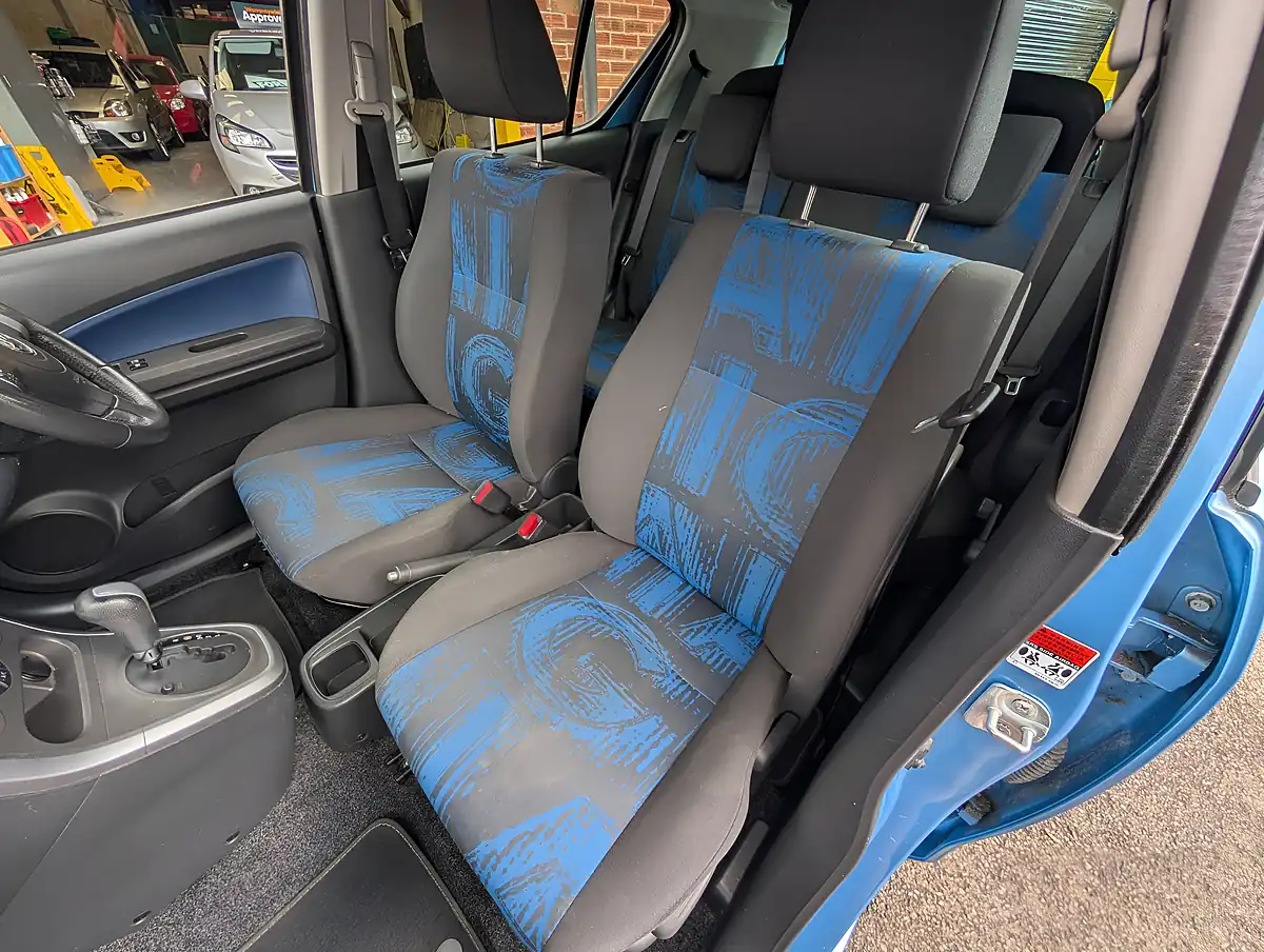 Used 2011 Vauxhall Agila Se Blue - Interior and Exterior details 13