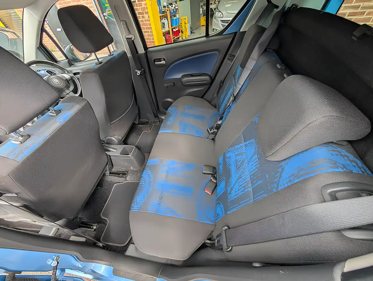 Used 2011 Vauxhall Agila Se Blue - Interior and Exterior details 14