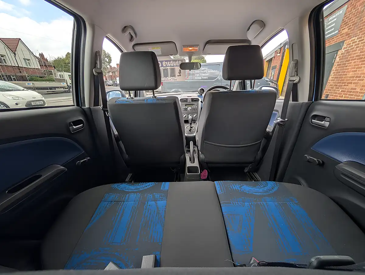 Used 2011 Vauxhall Agila Se Blue - Interior and Exterior details 17