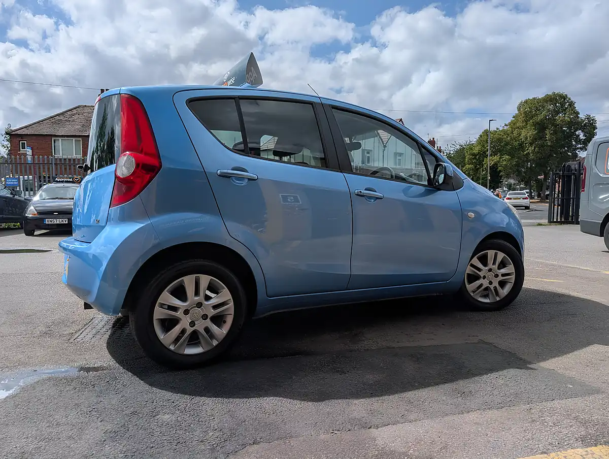 Used 2011 Vauxhall Agila Se Blue - Interior and Exterior details 6