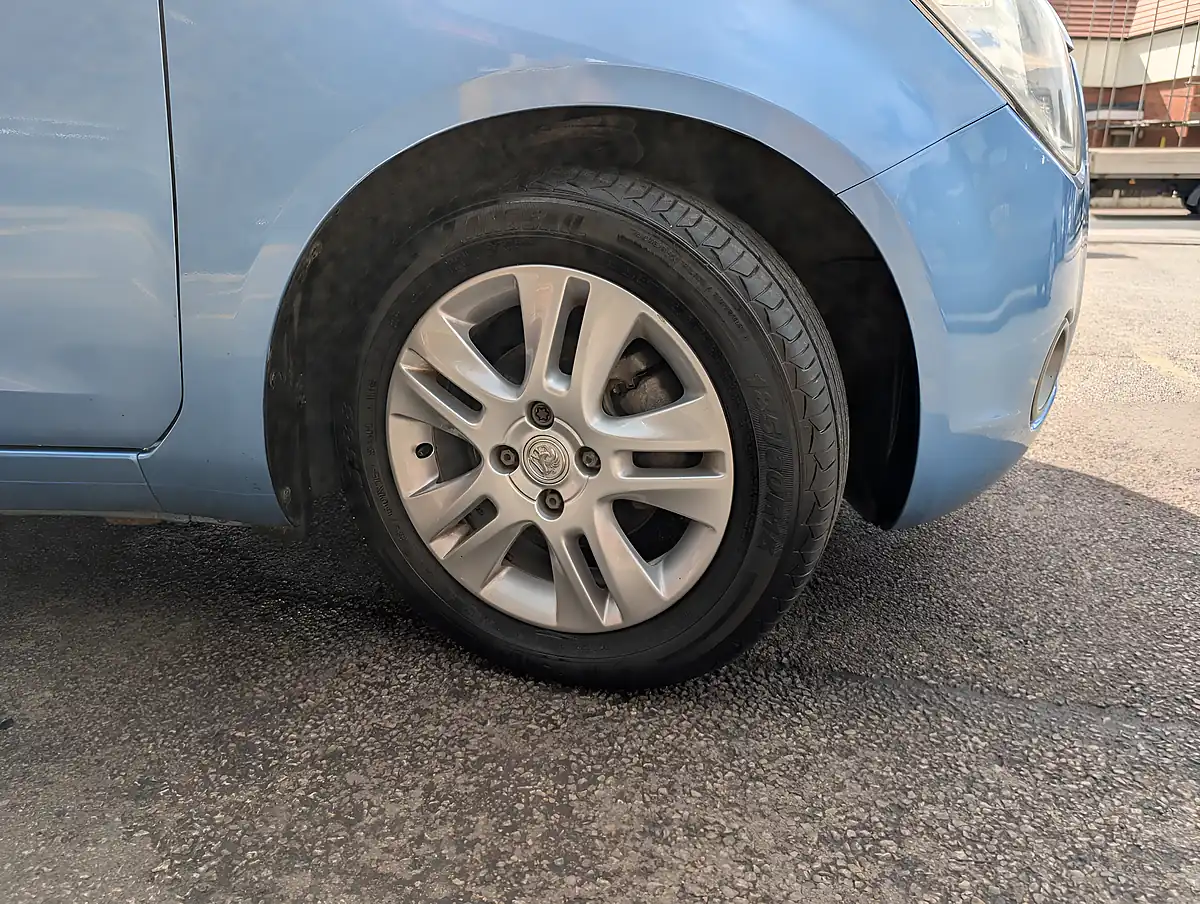 Used 2011 Vauxhall Agila Se Blue - Interior and Exterior details 8