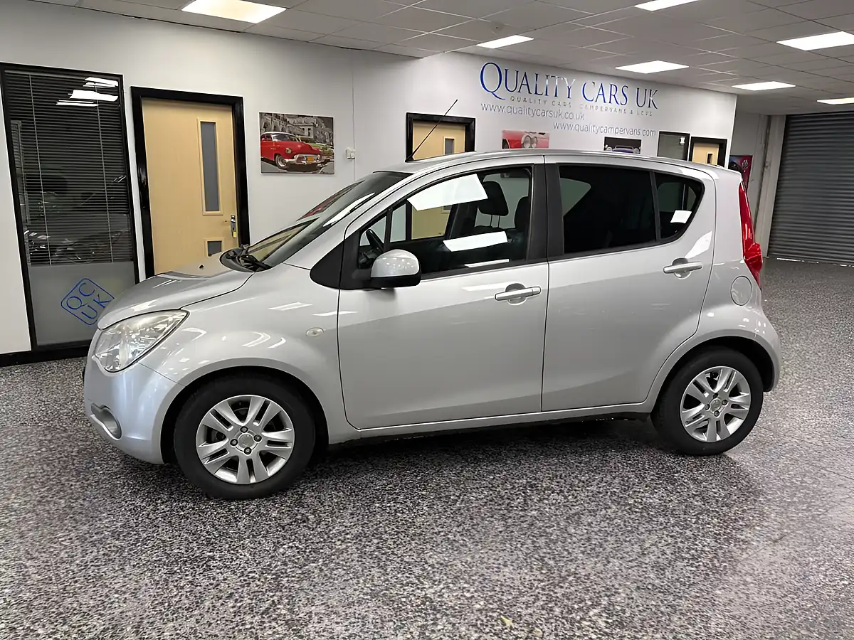 Used 2011 Vauxhall Agila Se Silver - Interior and Exterior details 3