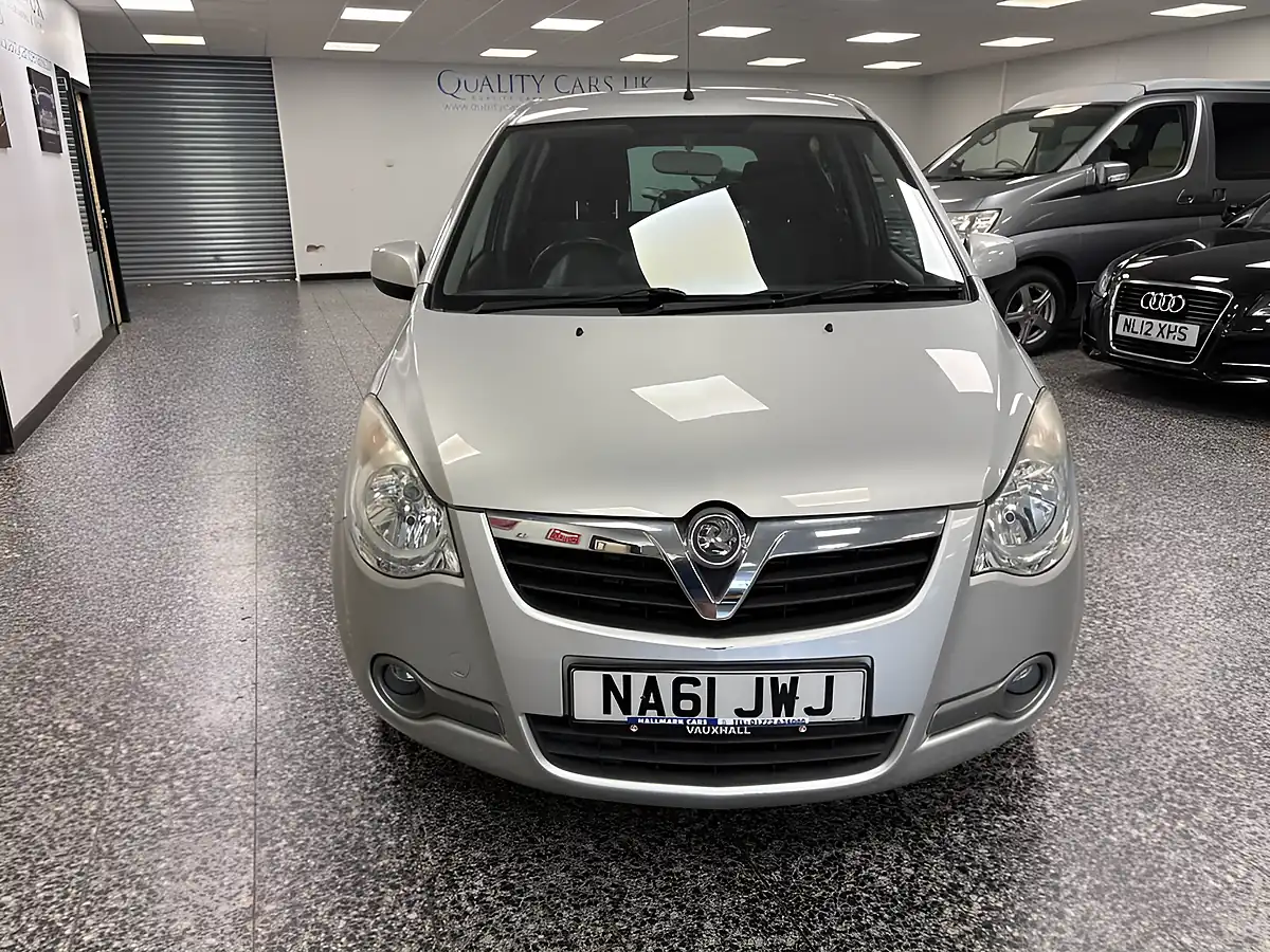 Used 2011 Vauxhall Agila Se Silver - Interior and Exterior details 8