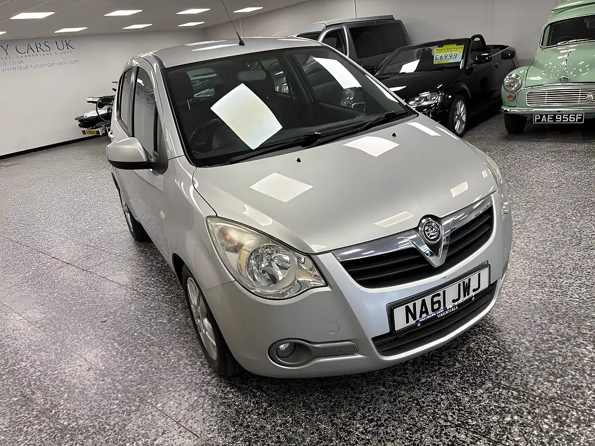 Used 2011 Vauxhall Agila Se Silver - Interior and Exterior details 9