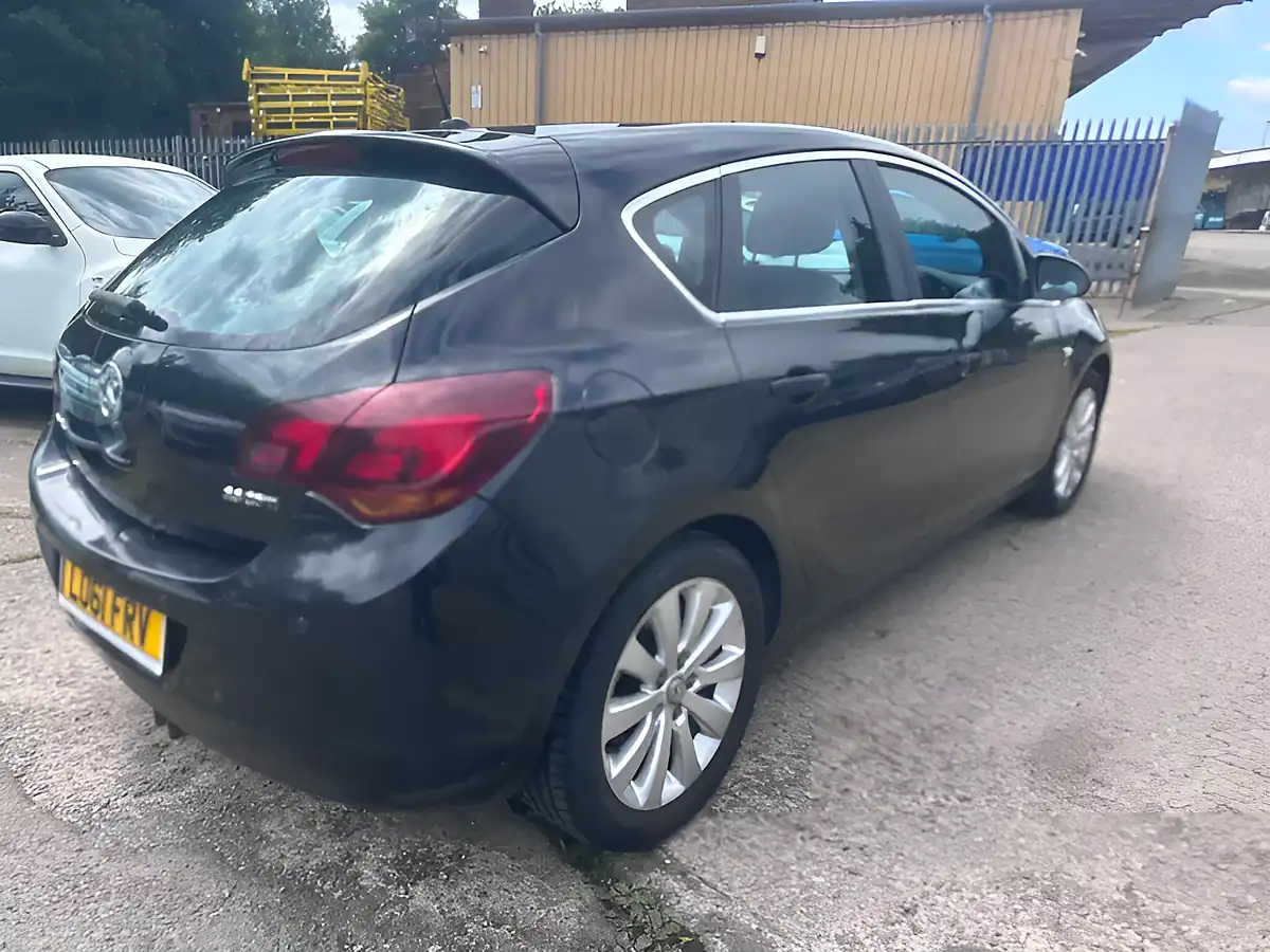 Used 2011 Vauxhall Astra Elite Black - Interior and Exterior details 4
