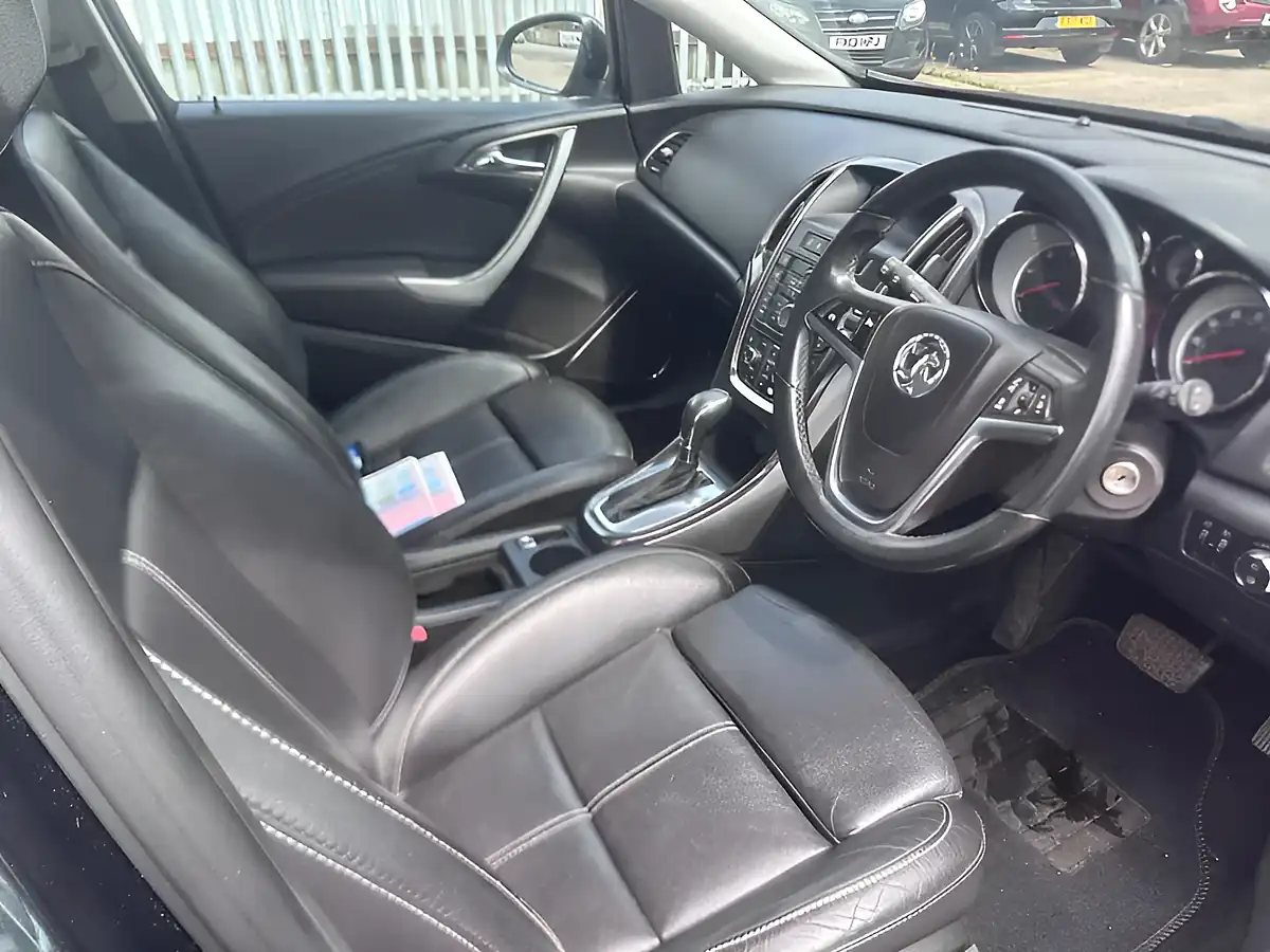 Used 2011 Vauxhall Astra Elite Black - Interior and Exterior details 9