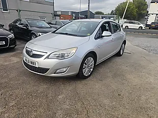 Used 2011 Vauxhall Astra Excite Silver - Interior and Exterior details 3