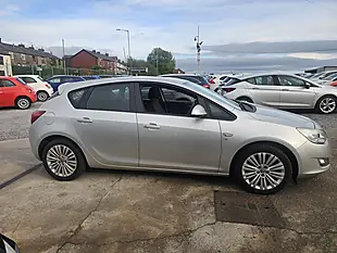 Used 2011 Vauxhall Astra Excite Silver - Interior and Exterior details 4