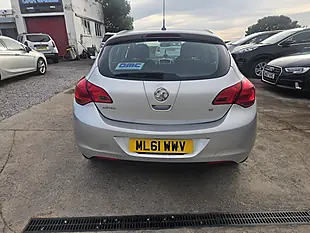 Used 2011 Vauxhall Astra Excite Silver - Interior and Exterior details 6
