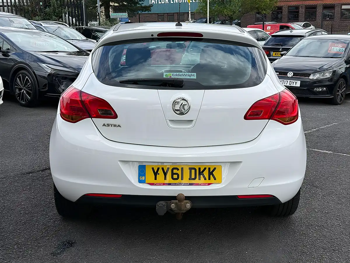 Used 2011 Vauxhall Astra Excite White - Interior and Exterior details 10