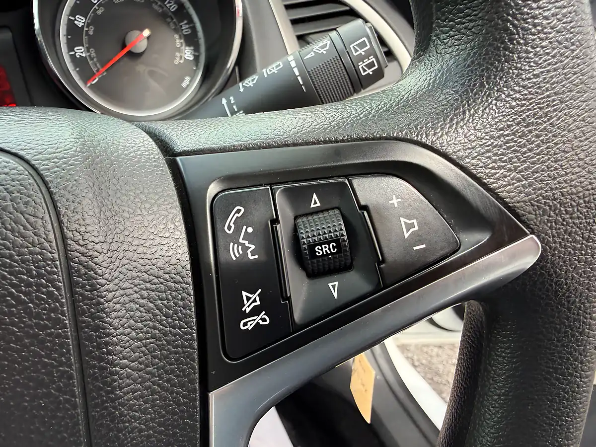 Used 2011 Vauxhall Astra Excite White - Interior and Exterior details 15