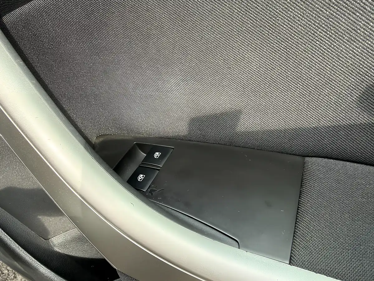 Used 2011 Vauxhall Astra Excite White - Interior and Exterior details 17