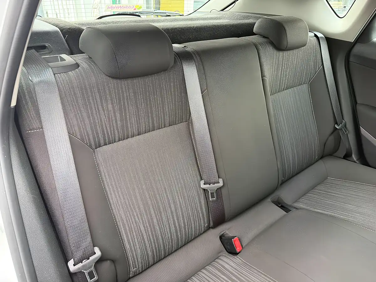 Used 2011 Vauxhall Astra Excite White - Interior and Exterior details 4
