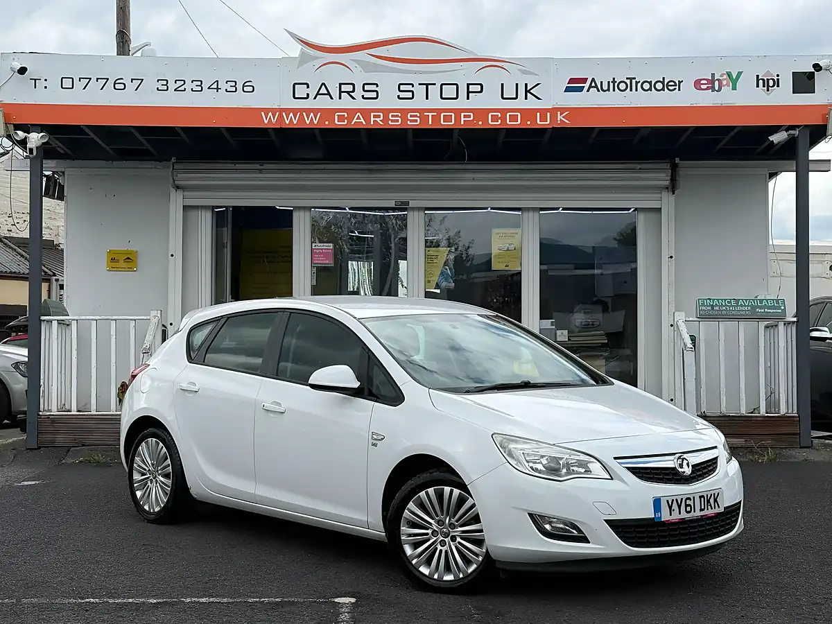 Used 2011 Vauxhall Astra Excite White - Interior and Exterior details 5