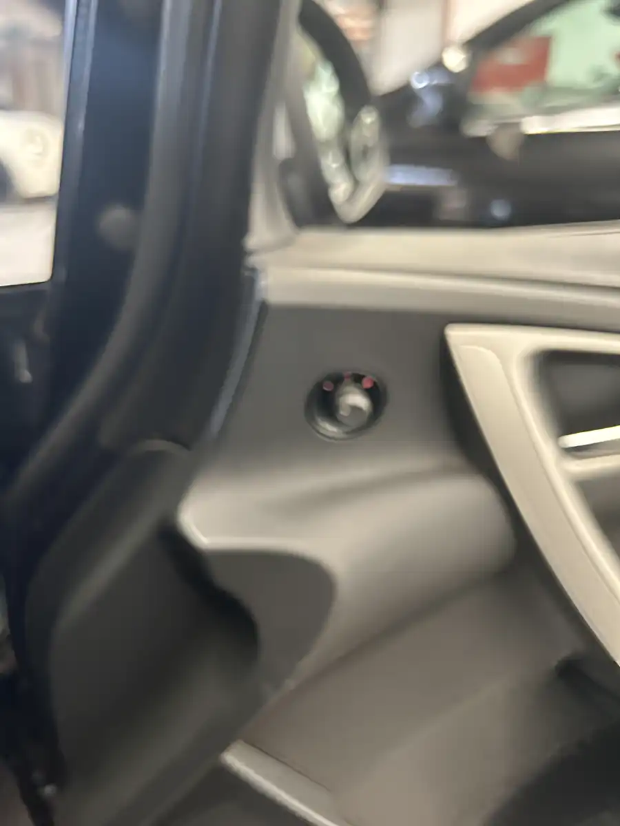 Used 2011 Vauxhall Astra Exclusiv Black - Interior and Exterior details 12