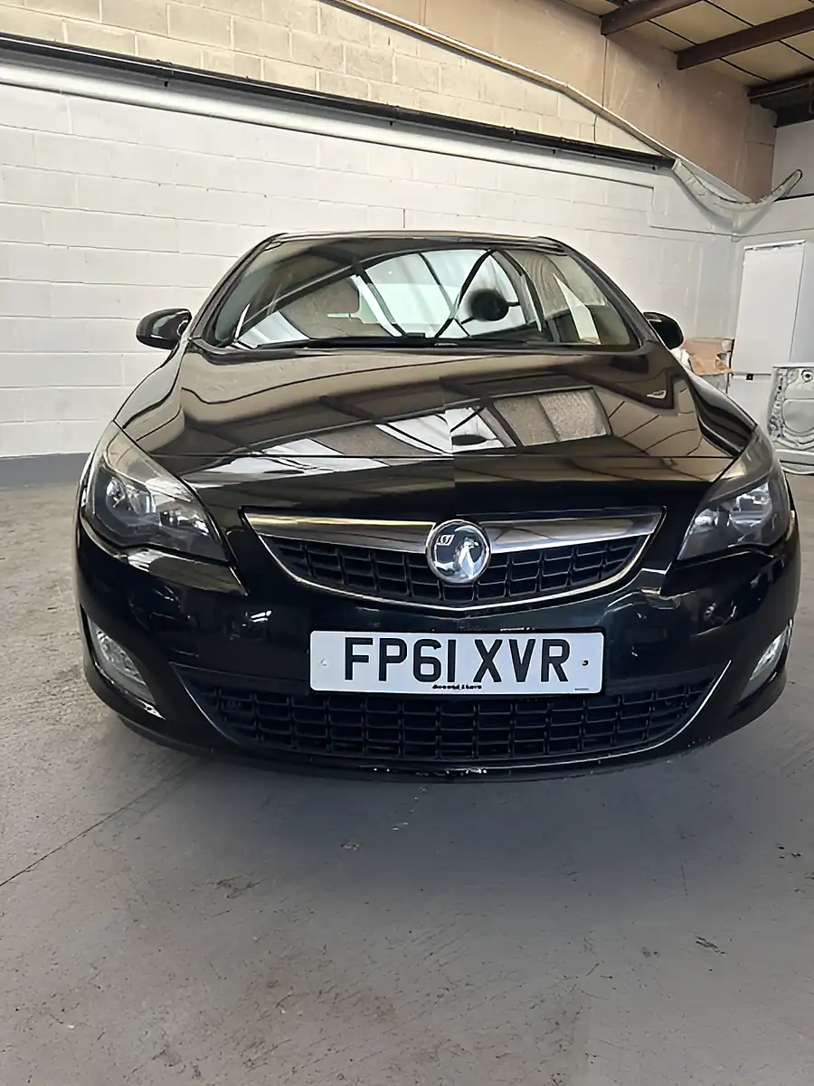 Used 2011 Vauxhall Astra Exclusiv Black - Interior and Exterior details 2