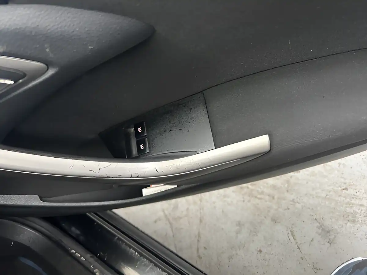 Used 2011 Vauxhall Astra Exclusiv Black - Interior and Exterior details 7