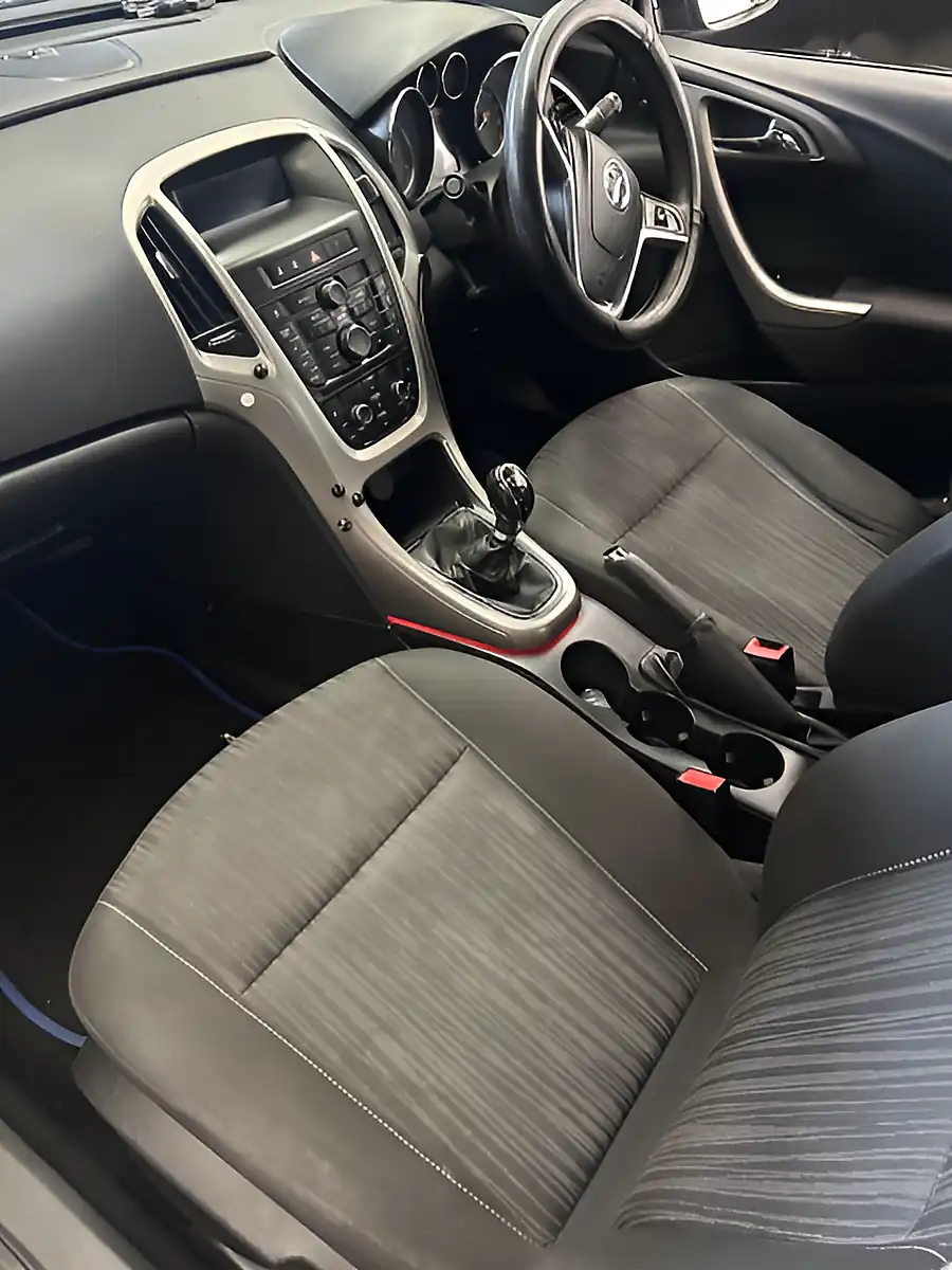 Used 2011 Vauxhall Astra Exclusiv Black - Interior and Exterior details 8