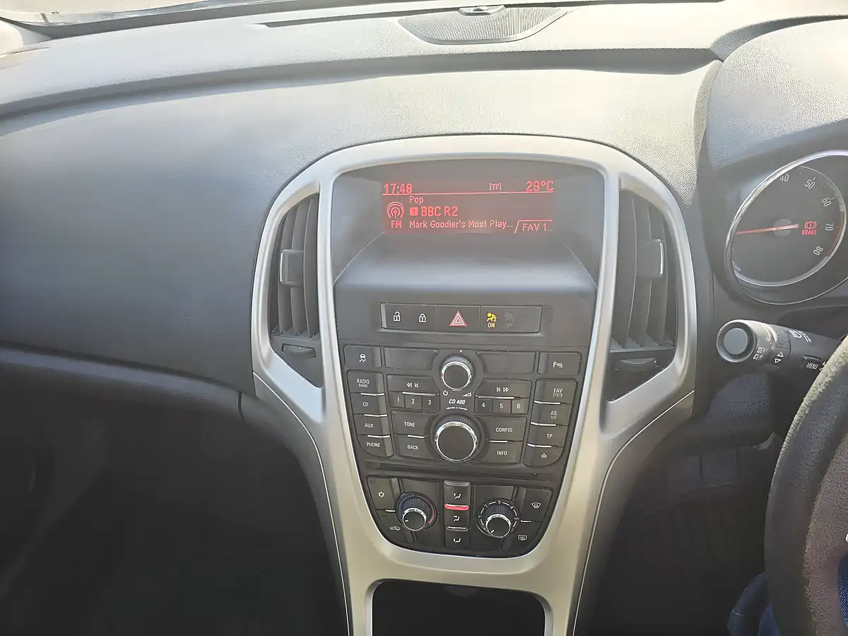 Used 2011 Vauxhall Astra Exclusiv Blue - Interior and Exterior details 11