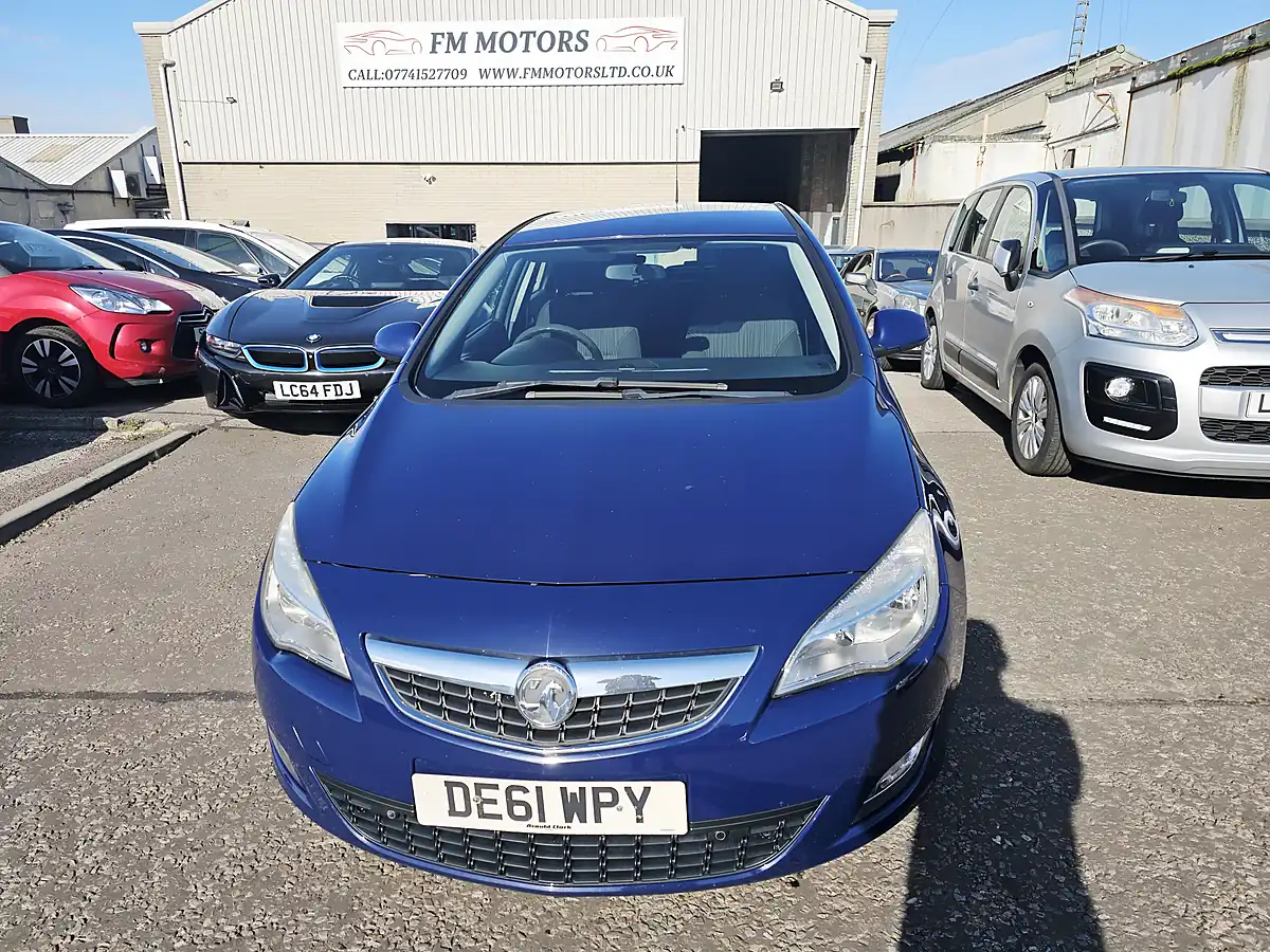 Used 2011 Vauxhall Astra Exclusiv Blue - Interior and Exterior details 6