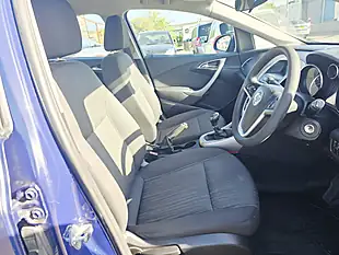 Used 2011 Vauxhall Astra Exclusiv Blue - Interior and Exterior details 9