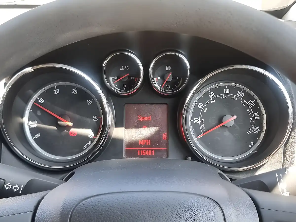 Used 2011 Vauxhall Astra Exclusiv Sports Tourer Grey - Interior and Exterior details 12