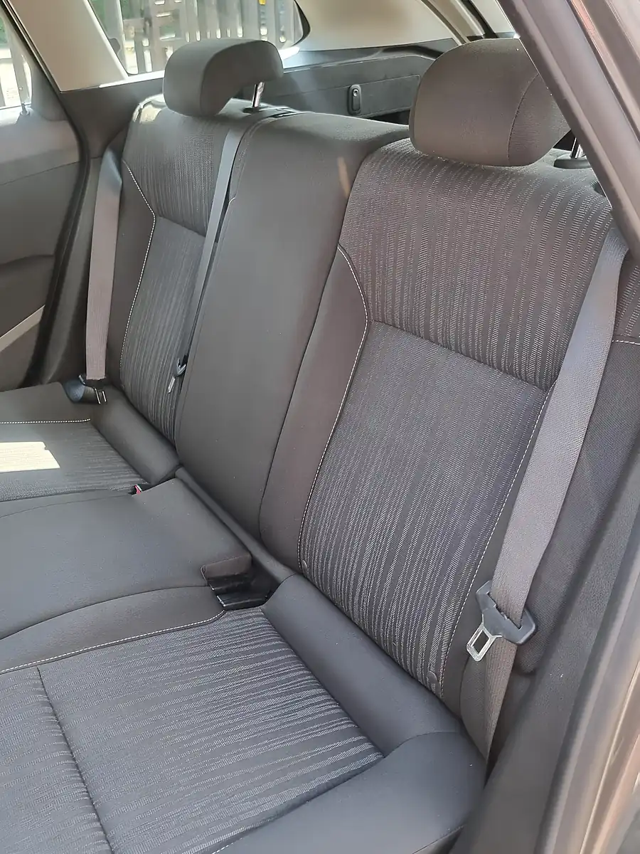 Used 2011 Vauxhall Astra Exclusiv Sports Tourer Grey - Interior and Exterior details 17