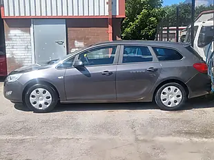 Used 2011 Vauxhall Astra Exclusiv Sports Tourer Grey - Interior and Exterior details 5