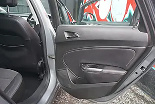Used 2011 Vauxhall Astra Se Silver - Interior and Exterior details 15