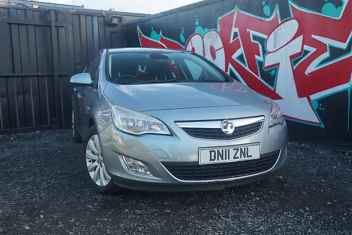 Used 2011 Vauxhall Astra Se Silver - Interior and Exterior details 3