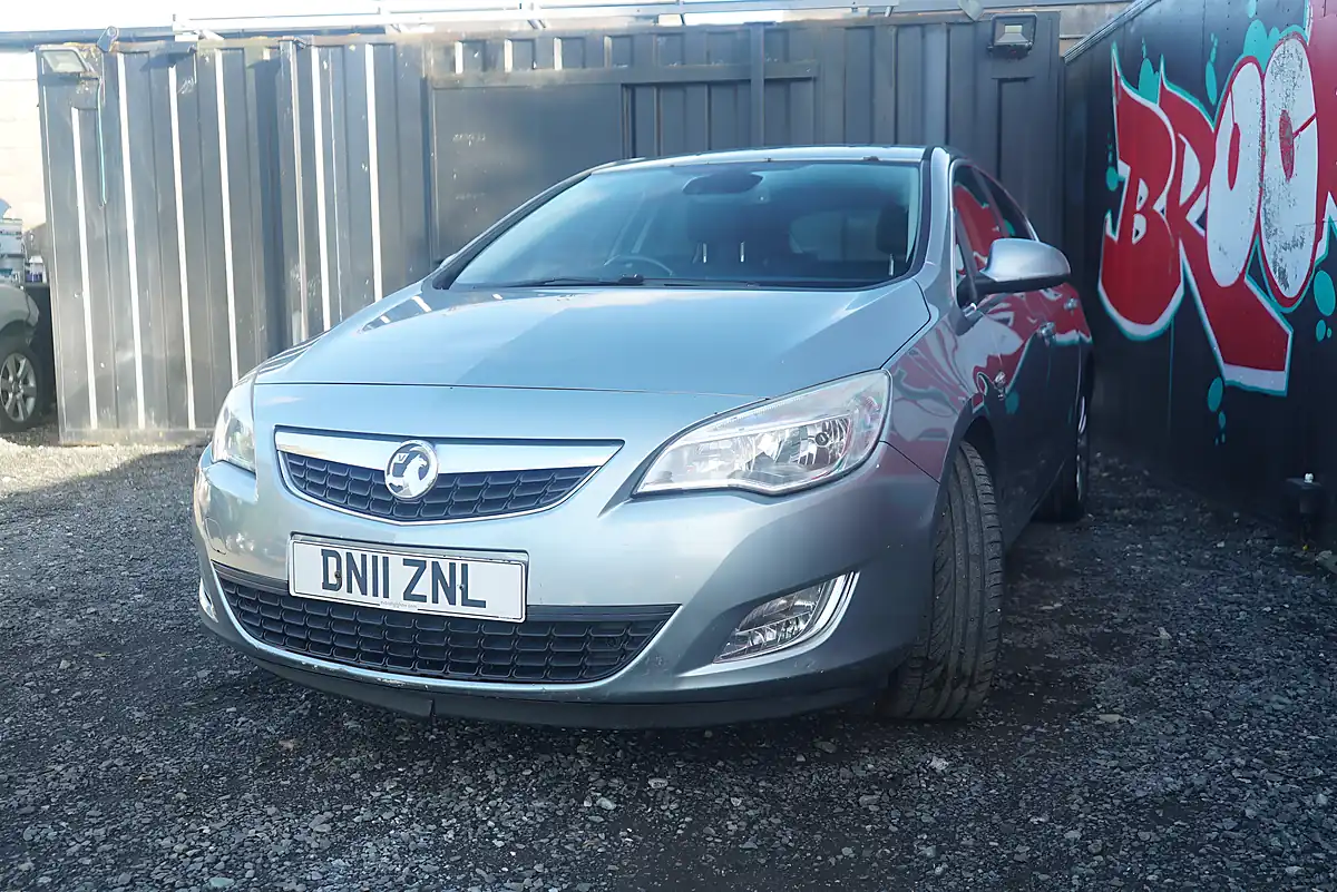 Used 2011 Vauxhall Astra Se Silver - Interior and Exterior details 7