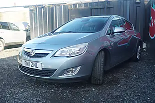 Used 2011 Vauxhall Astra Se Silver - Interior and Exterior details 8