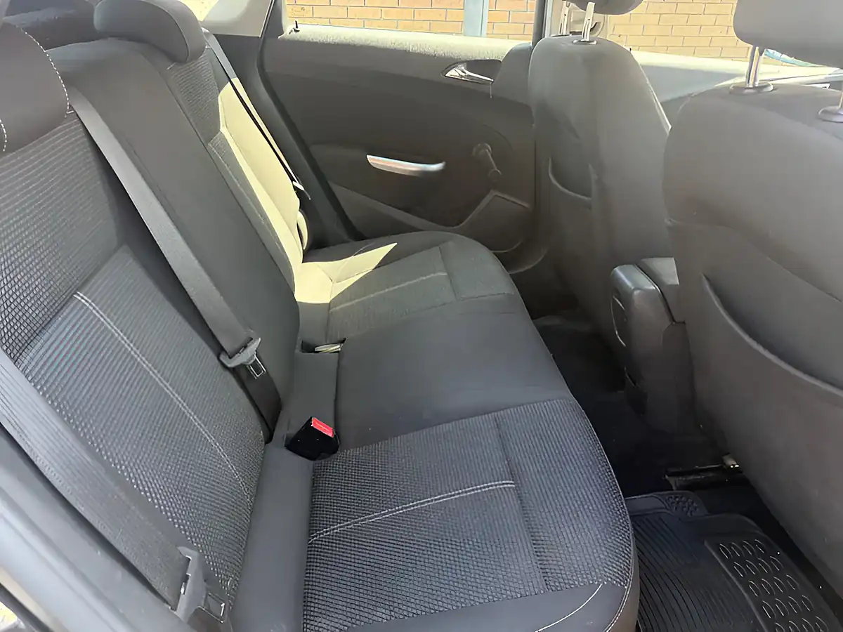 Used 2011 Vauxhall Astra Sri Black - Interior and Exterior details 17