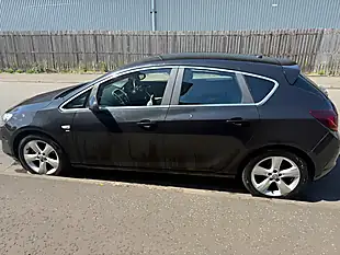 Used 2011 Vauxhall Astra Sri Black - Interior and Exterior details 6