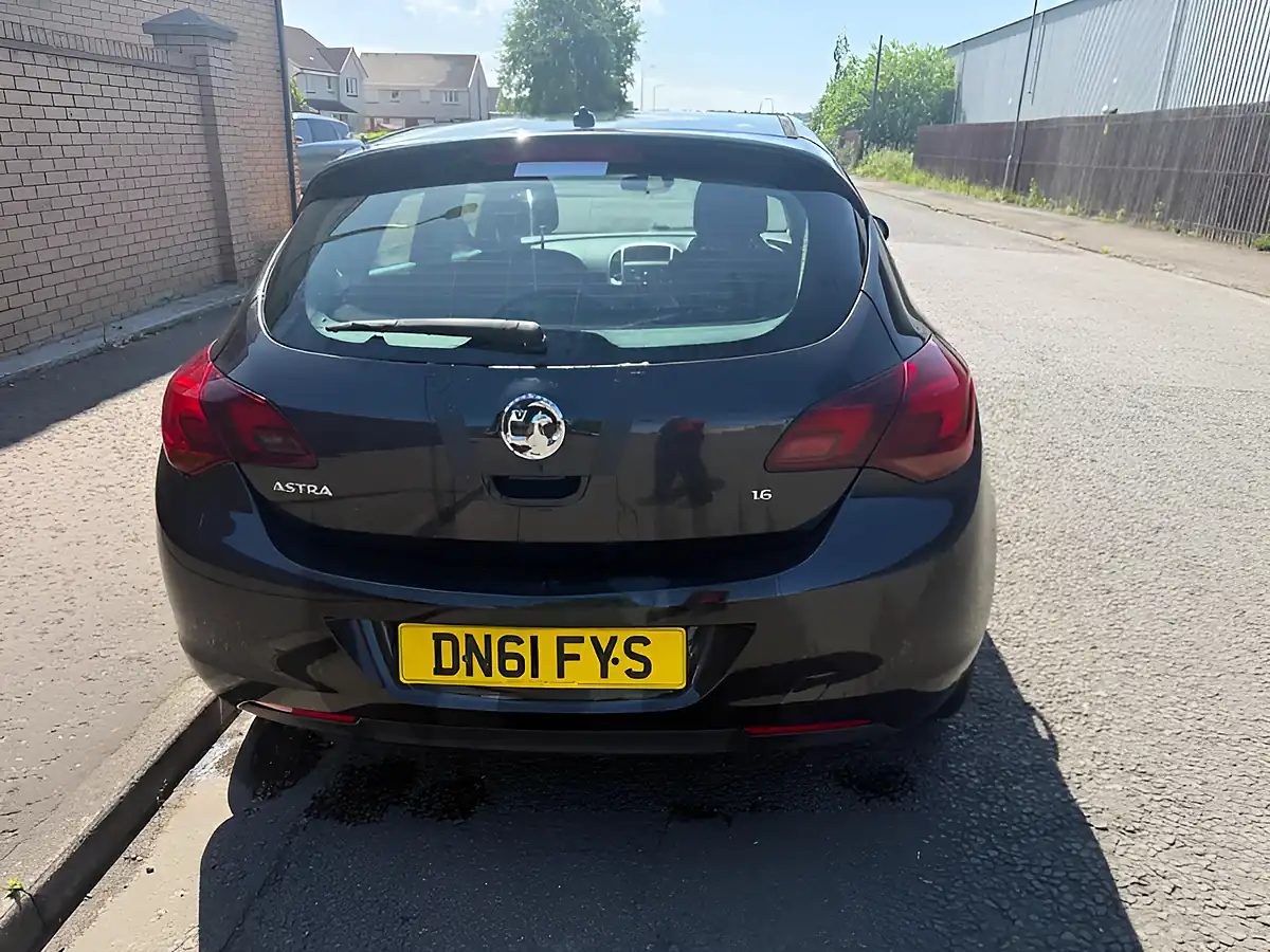 Used 2011 Vauxhall Astra Sri Black - Interior and Exterior details 7