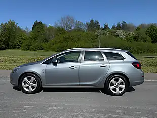 Used 2011 Vauxhall Astra Sri Silver - Interior and Exterior details 4