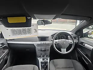Used 2011 Vauxhall Astra Sri Silver - Interior and Exterior details 13