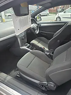 Used 2011 Vauxhall Astra Sri Silver - Interior and Exterior details 16