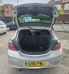 Used 2011 Vauxhall Astra Sri Silver - Interior and Exterior details 19