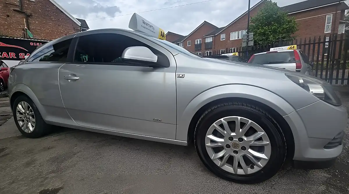 Used 2011 Vauxhall Astra Sri Silver - Interior and Exterior details 2