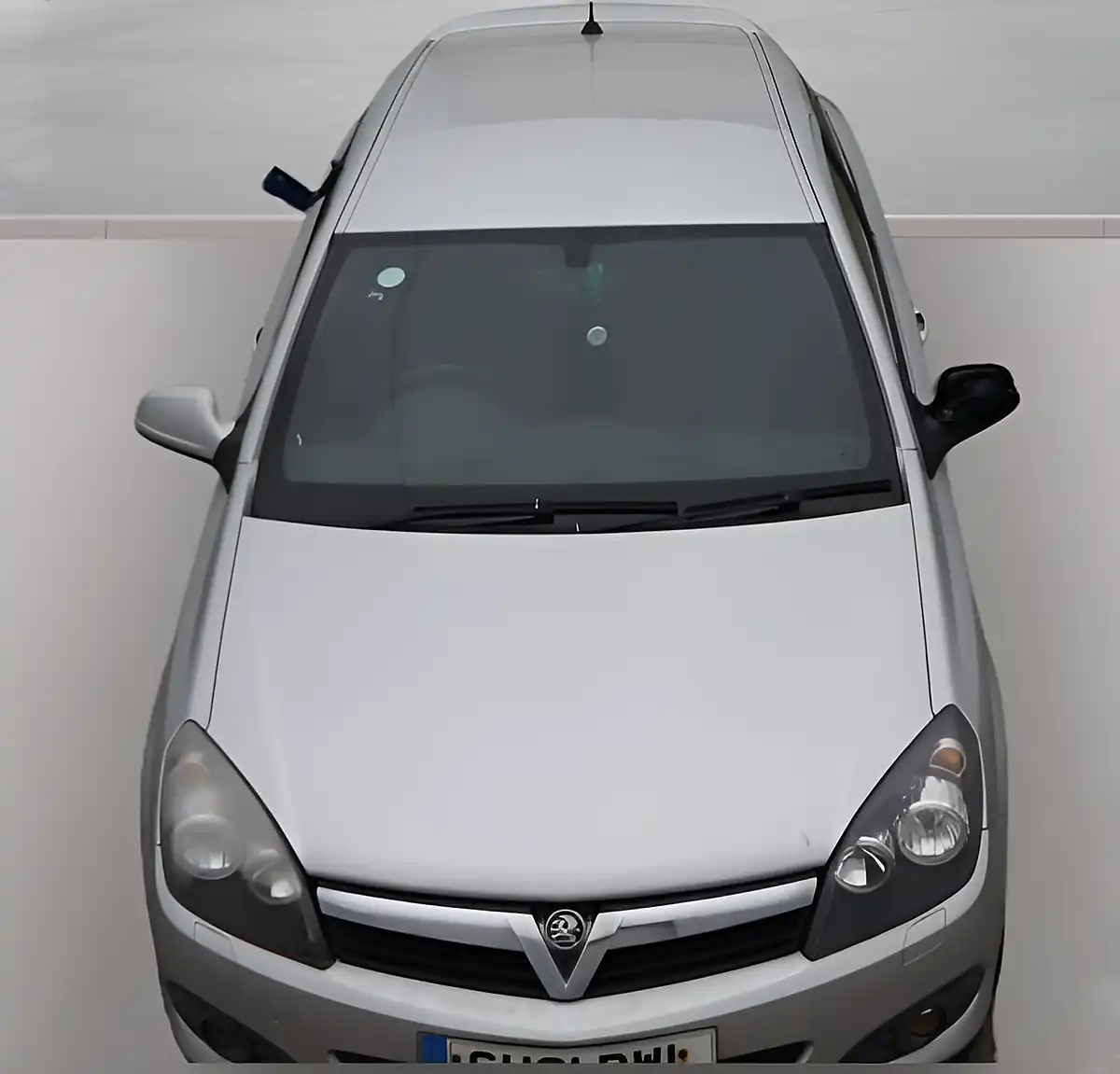Used 2011 Vauxhall Astra Sri Silver - Interior and Exterior details 4