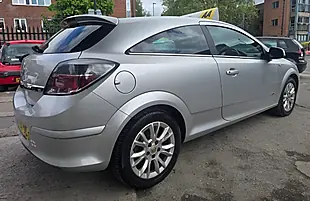 Used 2011 Vauxhall Astra Sri Silver - Interior and Exterior details 7