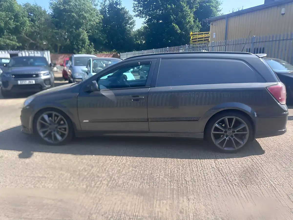 Used 2011 Vauxhall Astra Van Sportive Grey - Interior and Exterior details 4