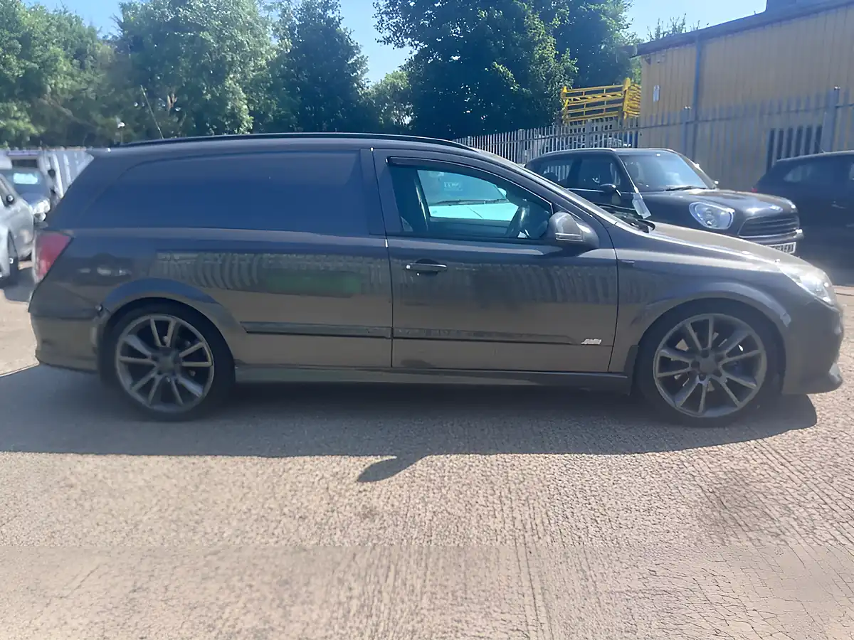 Used 2011 Vauxhall Astra Van Sportive Grey - Interior and Exterior details 7