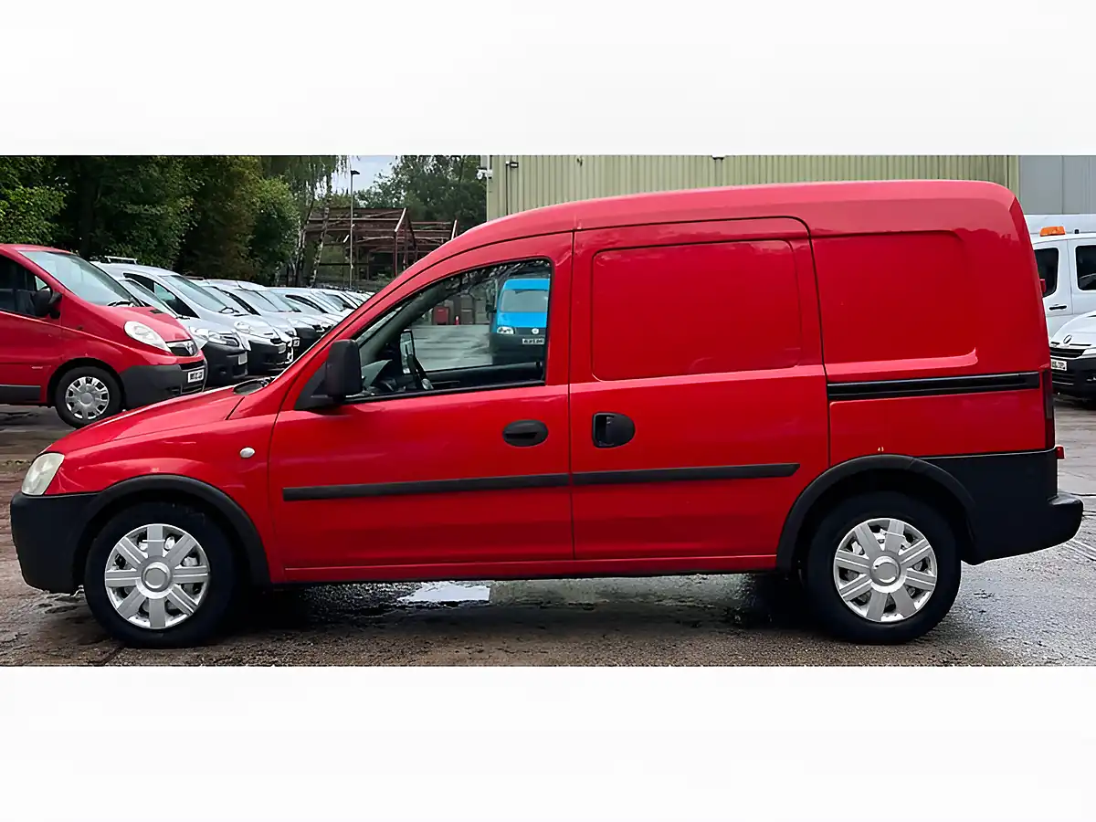 Used 2011 Vauxhall Combo Ecoflex Red - Interior and Exterior details 13